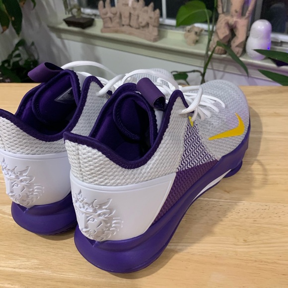 Nike Lebron Witness 4 Lakers